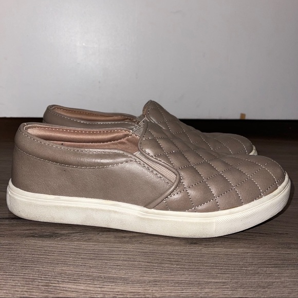 Reese Memory Foam Insole Sneakers - A New Day - Picture 4 of 5